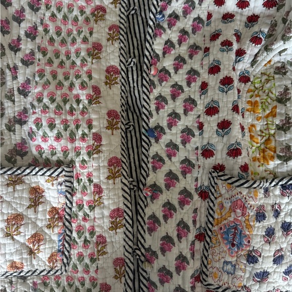 Quilted Multi-Color Floral Jacket - Picture 6 of 6